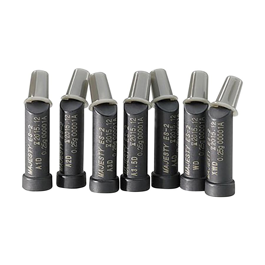 Clearfil Majesty ES-2 Premium, Light-Cure, PLT Refill, Universal Viscosity, 0.25 g, XWD, 10/Pk, 3152KA thumbnail 4